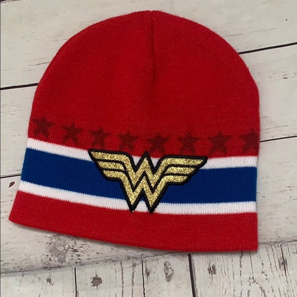 Wonder Woman youth beanie hat OS NEW - Picture 1 of 3